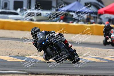 media/Apr-10-2022-SoCal Trackdays (Sun) [[f104b12566]]/Turn 2 (1135am)/